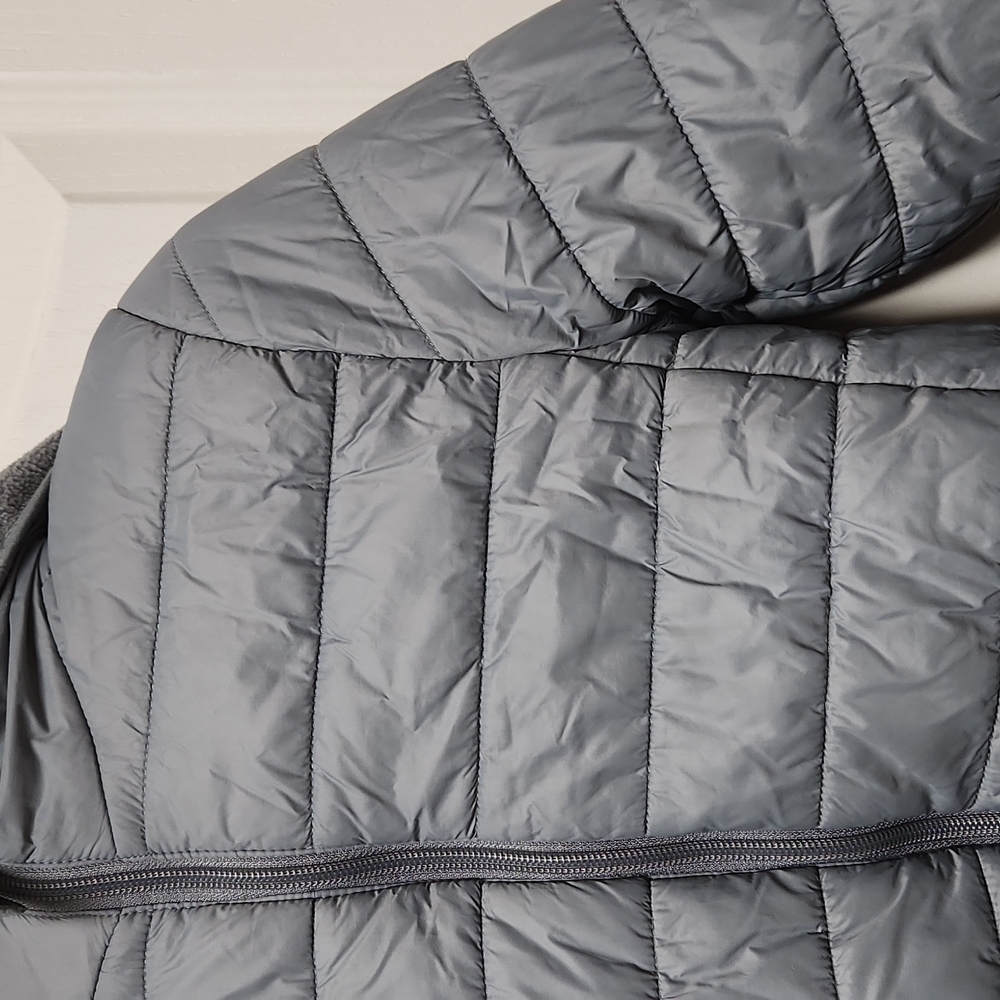 Youth L Cat and Jack hooded puffer - Picture 3 of 12